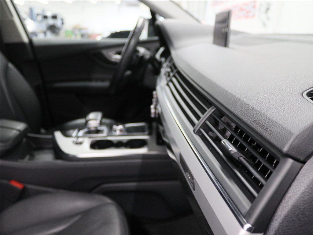 Used 2019 Audi Q7 2.0T Premium w/ Convenience Package AWD/4WD image 32
