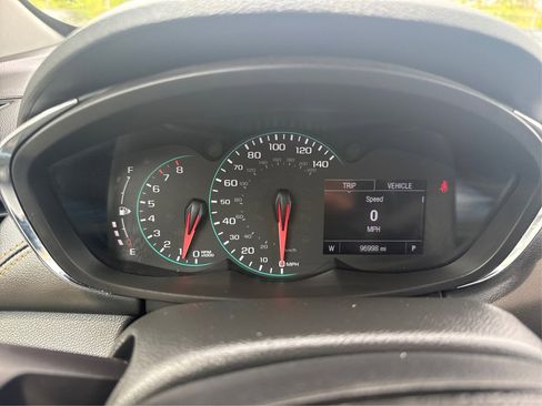 Used 2018 Chevrolet Trax LT w/ LT Convenience Package FWD image 23
