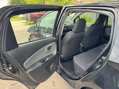 Used 2015 Toyota Yaris SE FWD image 16