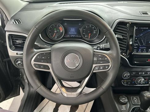 Used 2022 Jeep Cherokee Limited w/ Elite Package AWD/4WD image 4