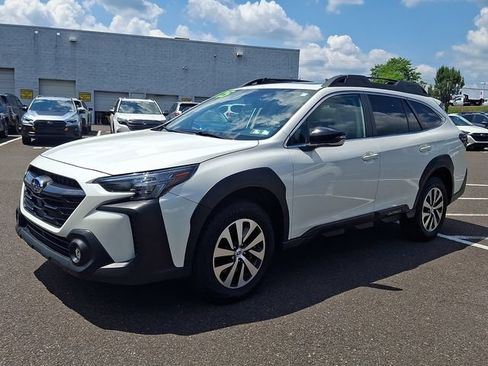 Certified 2025 Subaru Outback Premium AWD/4WD image 3