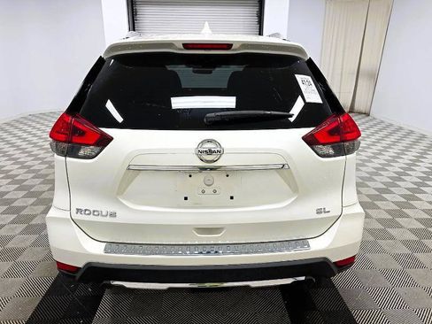 Used 2017 Nissan Rogue SL FWD image 3