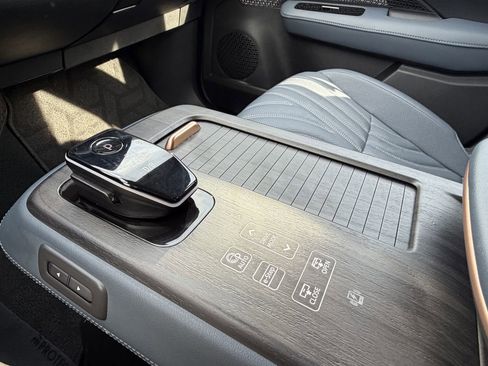 Certified 2023 Nissan Ariya image 18