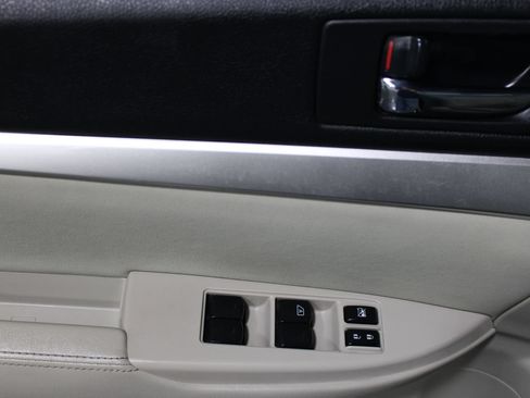 Used 2012 Subaru Legacy 2.5i Premium AWD/4WD image 9