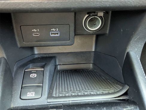 Used 2024 Nissan Kicks SR image 24