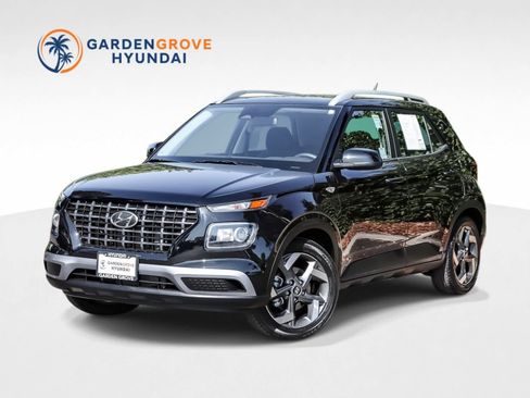 Used 2023 Hyundai Venue SEL w/ Cargo Package FWD image 1