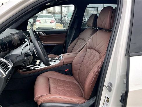 Used 2025 BMW X7 xDrive40i w/ M Sport Package image 28