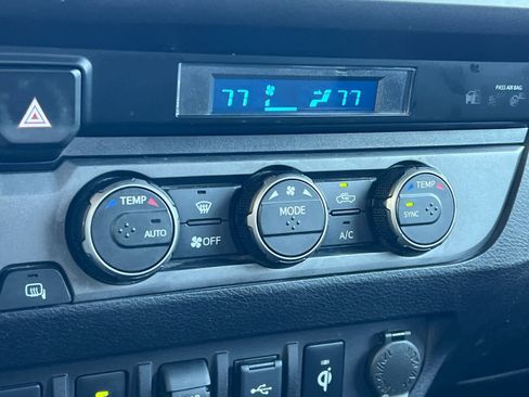 Used 2021 Toyota Tacoma TRD Off-Road w/ Technology Package image 20