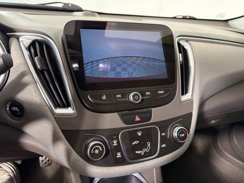 Used 2016 Chevrolet Malibu LT image 17