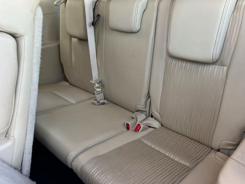 Used 2014 Toyota Highlander Plus FWD image 16