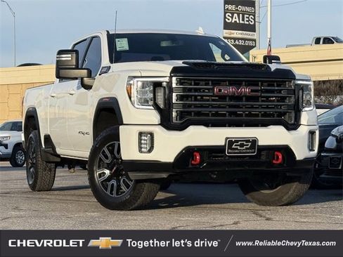 Used 2022 GMC Sierra 2500 AT4 image 2