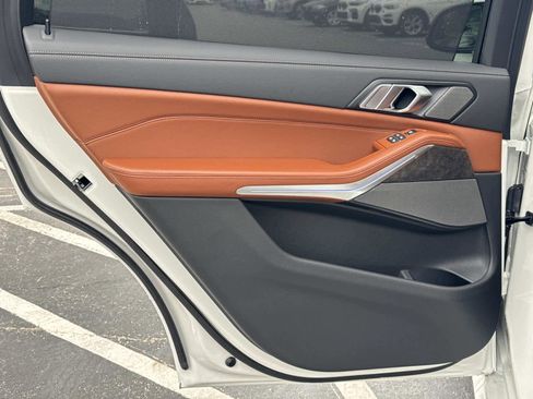 New 2026 BMW X7 M60i image 13