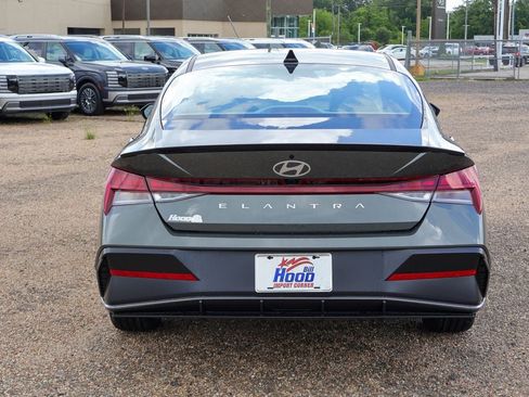 New 2026 Hyundai Elantra SEL Sport FWD image 25