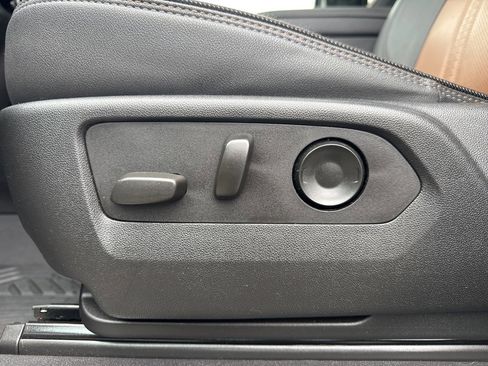 Used 2024 Chevrolet Silverado 2500 High Country w/ High Country Premium Package image 35