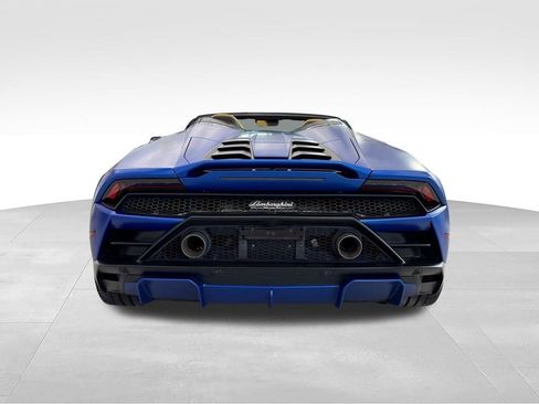 Used 2022 Lamborghini Huracan EVO RWD image 9