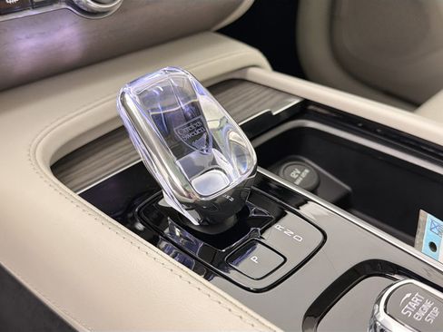 Certified 2023 Volvo XC90 B6 Ultimate w/ Lounge Package image 17