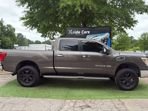 Used 2016 Nissan Titan SV RWD image 8