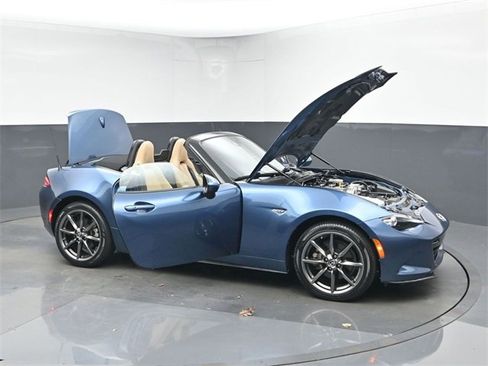 Used 2019 MAZDA MX-5 Miata Grand Touring image 44