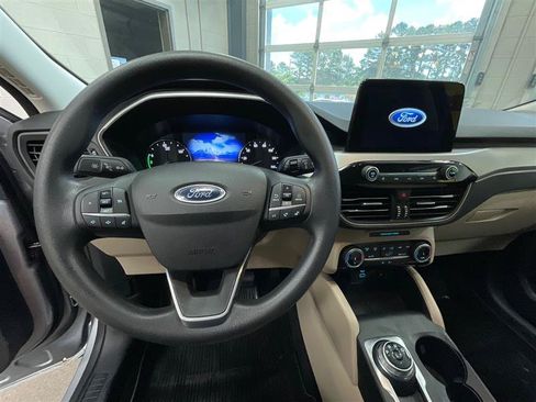Used 2022 Ford Escape SE FWD image 14