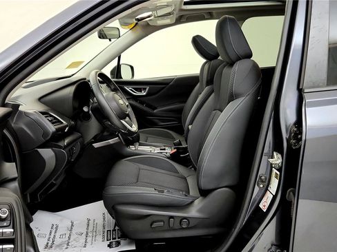 Used 2019 Subaru Forester Premium image 25