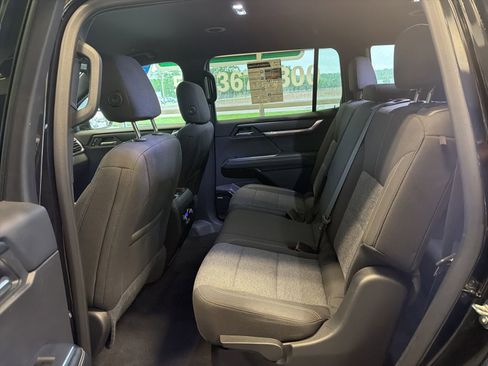 Used 2025 GMC Acadia Elevation FWD image 14