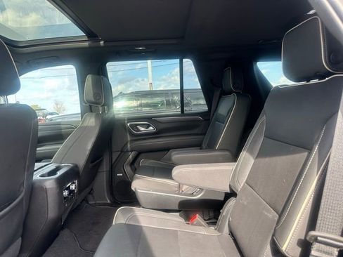 Used 2023 GMC Yukon SLT w/ SLT Luxury Package image 31