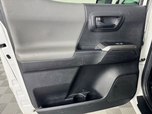 Used 2023 Toyota Tacoma SR5 w/ SR5 Appearance Package RWD image 23