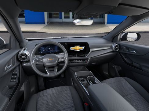 New 2026 Chevrolet Equinox LT FWD image 39