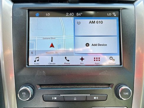 Used 2018 Ford Fusion SE w/ Fusion SE Technology Package image 15