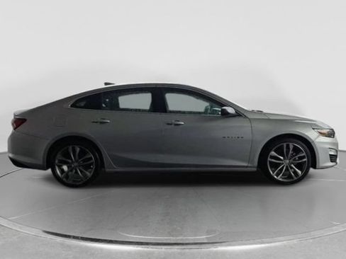 Used 2021 Chevrolet Malibu LT FWD image 9