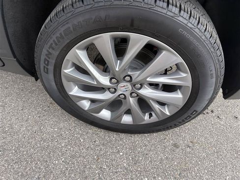 Used 2025 Buick Enclave Preferred AWD/4WD image 6