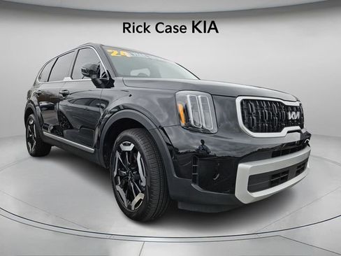 Certified 2024 Kia Telluride EX w/ EX Captain's Chair Package image 4