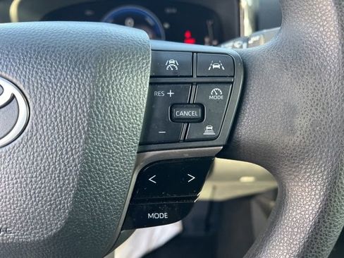 Used 2025 Toyota Camry LE image 15