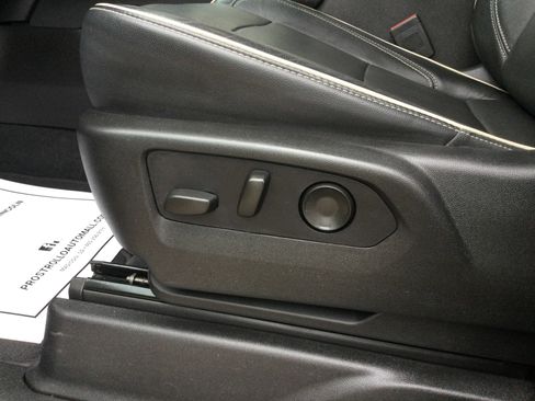 Used 2021 Chevrolet Tahoe Premier w/ Premium Package image 11