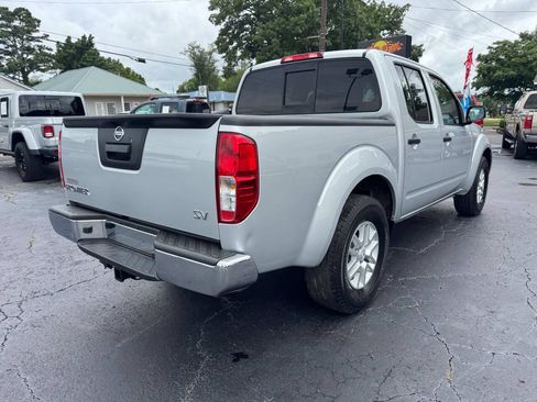 Used 2016 Nissan Frontier SV RWD image 6