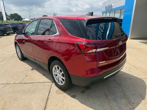 Used 2024 Chevrolet Equinox LT AWD/4WD image 3
