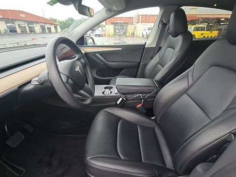 Used 2023 Tesla Model Y AWD image 6