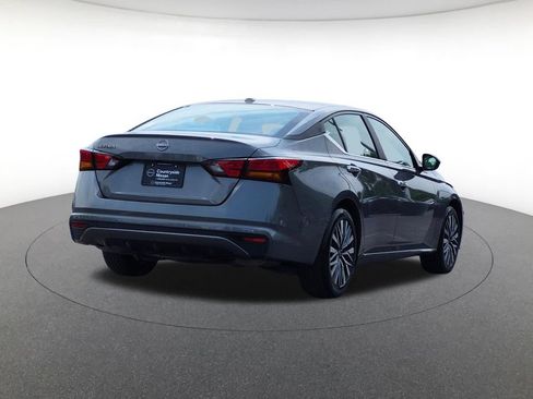 Used 2025 Nissan Altima 2.5 SV FWD image 5