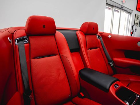 Used 2017 Rolls-Royce Dawn RWD image 61