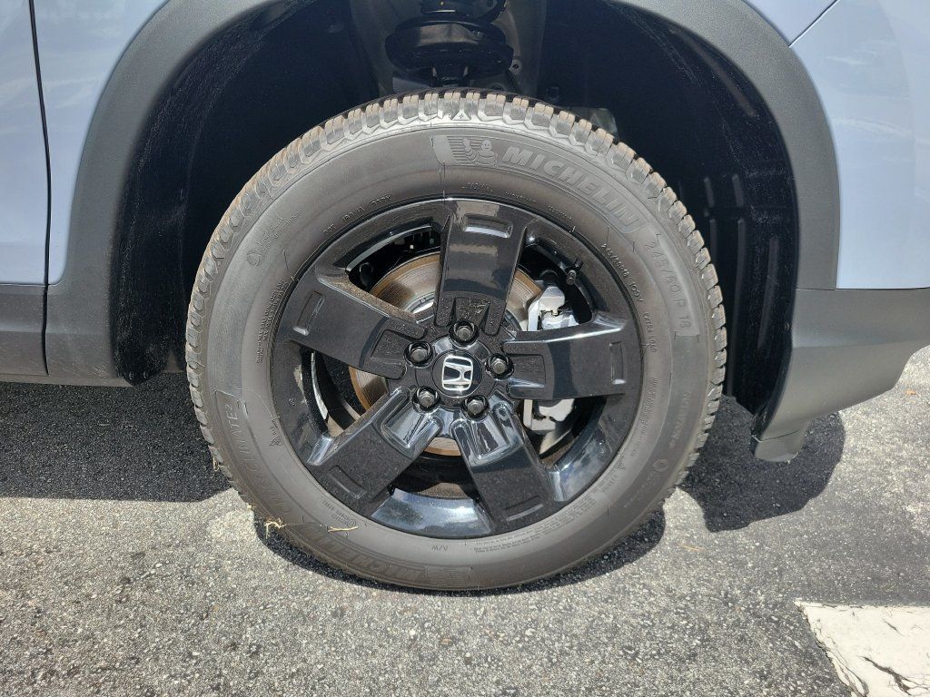 Certified 2026 Honda Ridgeline Black Edition image 7