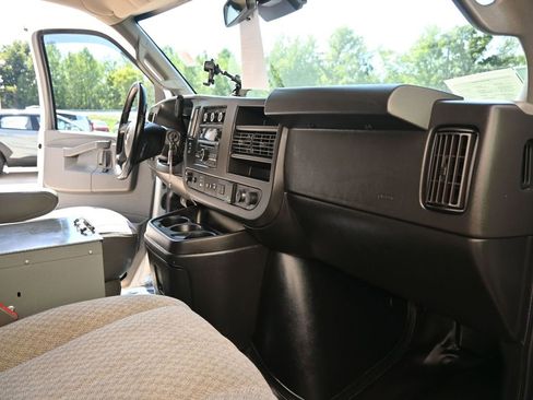 Used 2020 GMC Savana 3500 Extended w/ Driver Convenience Package image 46