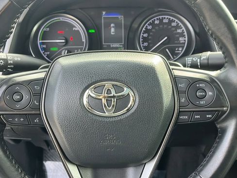 Used 2022 Toyota Camry SE image 11