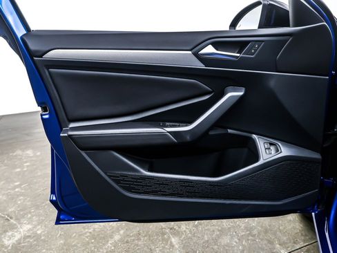 Used 2024 Volkswagen Jetta Sport image 21