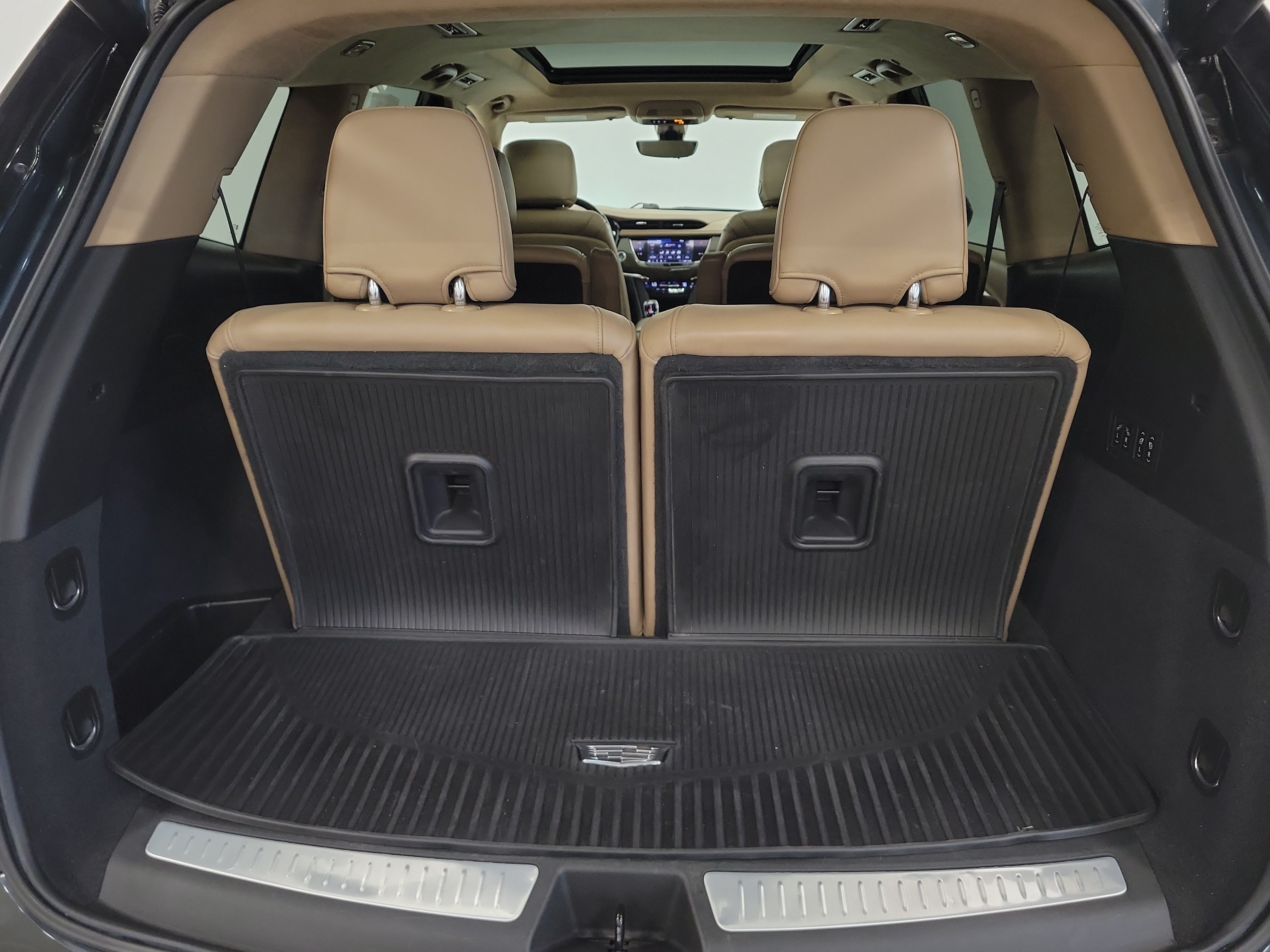 Used 2020 Cadillac XT6 Premium Luxury w/ Platinum Package AWD/4WD image 26