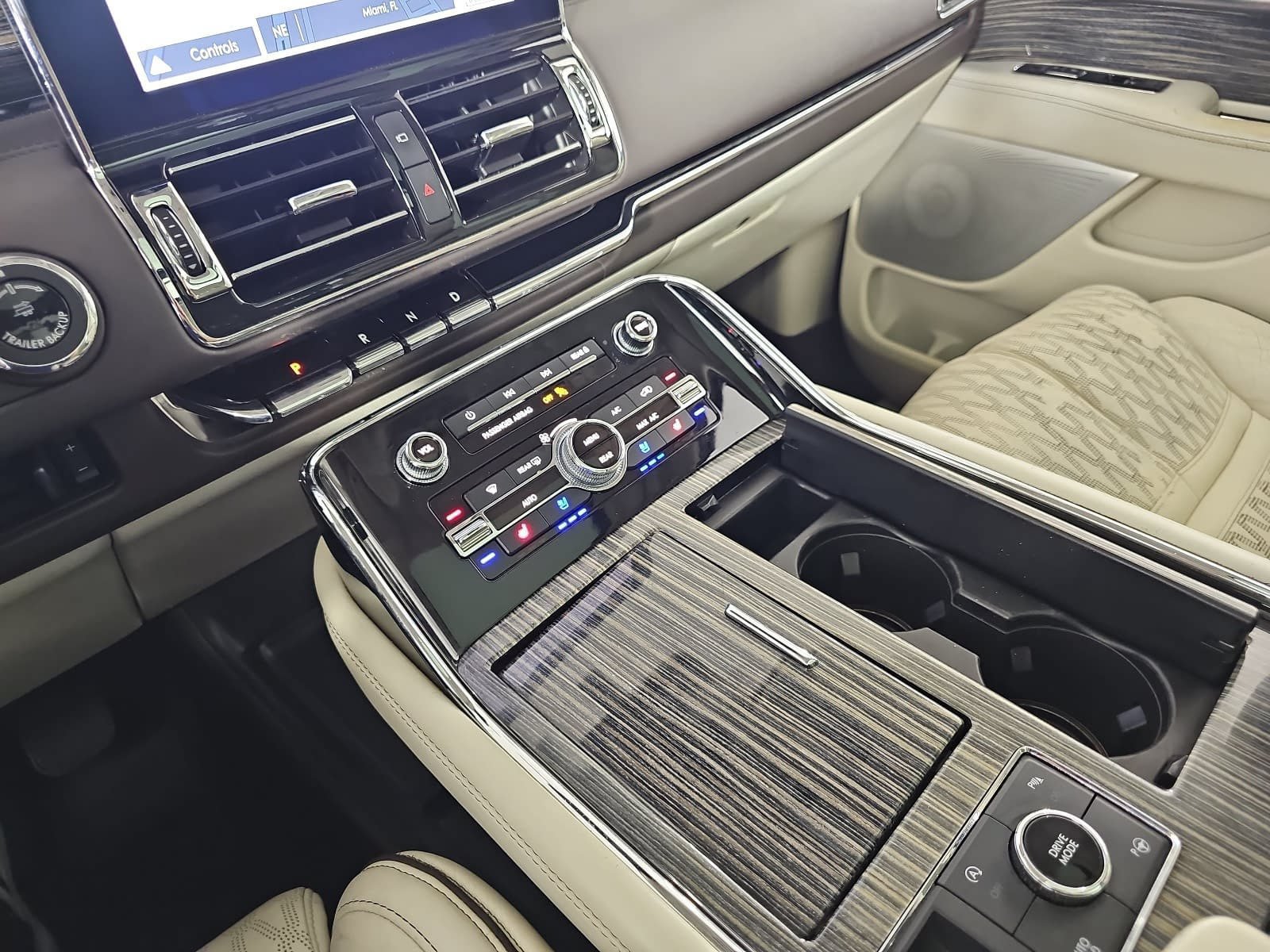 Used 2019 Lincoln Navigator L Black Label w/ Cargo Package AWD/4WD image 25