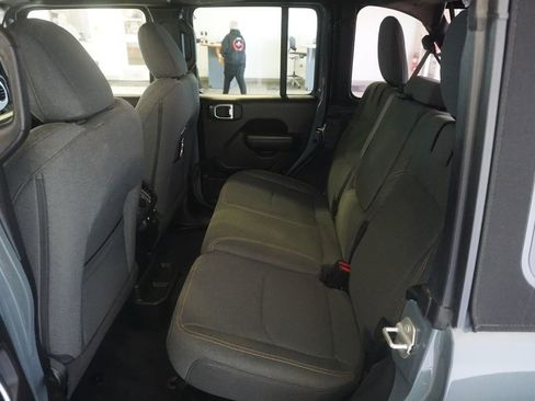 Used 2024 Jeep Wrangler Unlimited AWD/4WD image 19