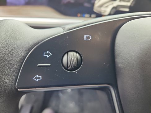 Used 2021 Tesla Model S Plaid image 18