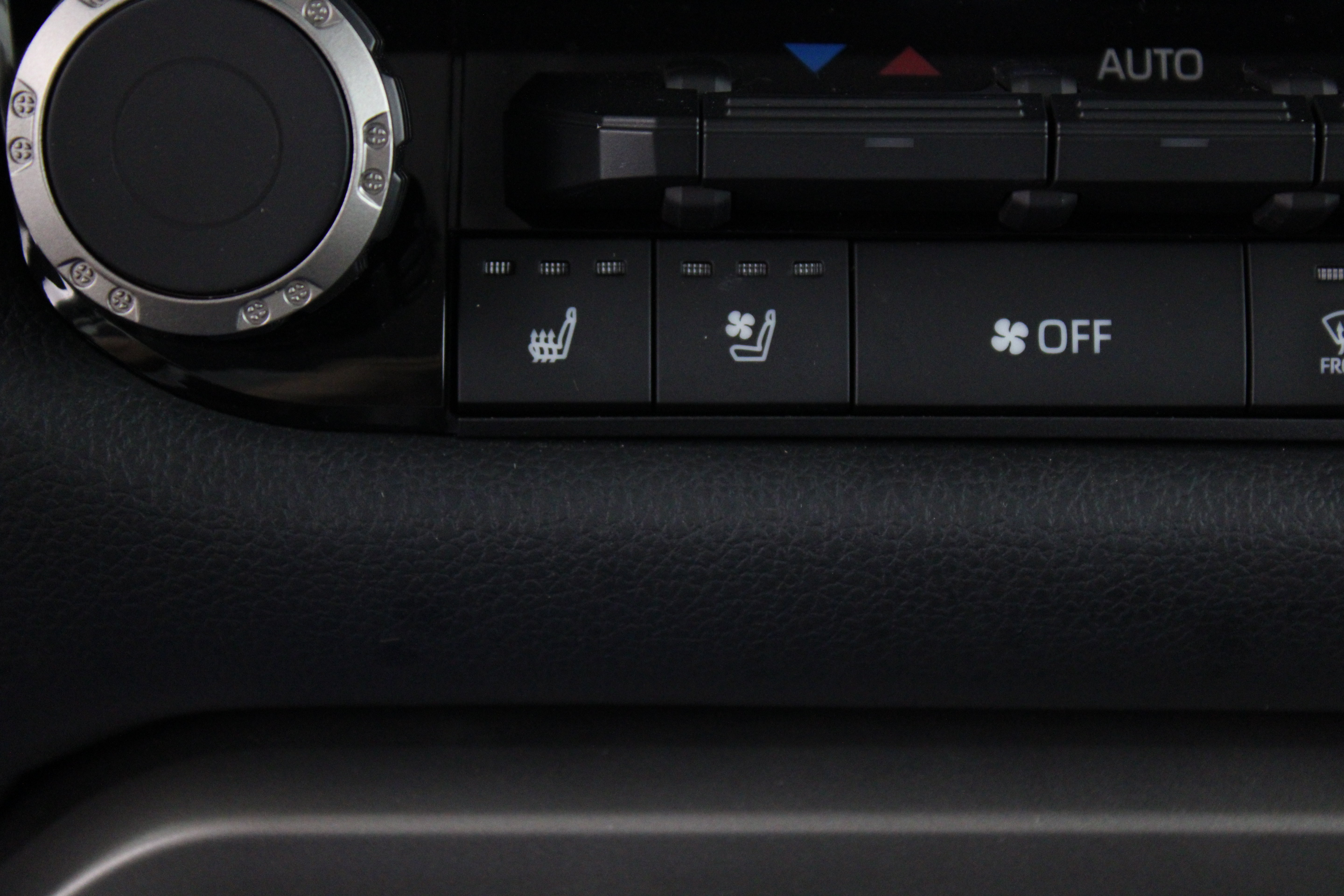 Used 2022 Toyota Tundra Limited AWD/4WD image 23