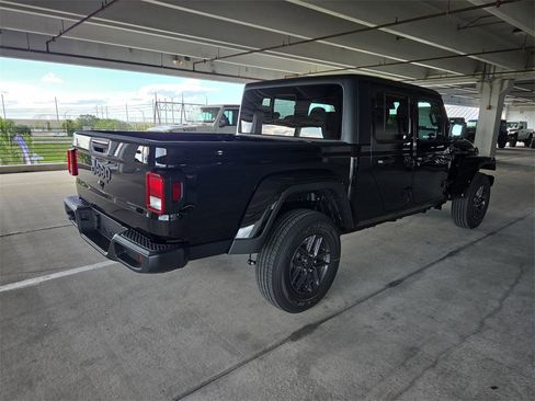 New 2025 Jeep Gladiator Sport image 5