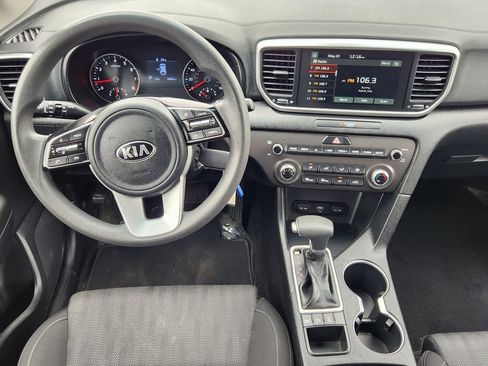 Used 2022 Kia Sportage LX AWD/4WD image 3